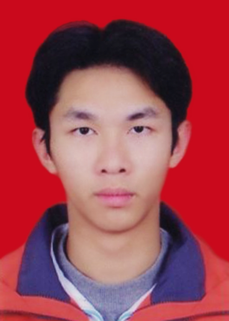 李教员 照片