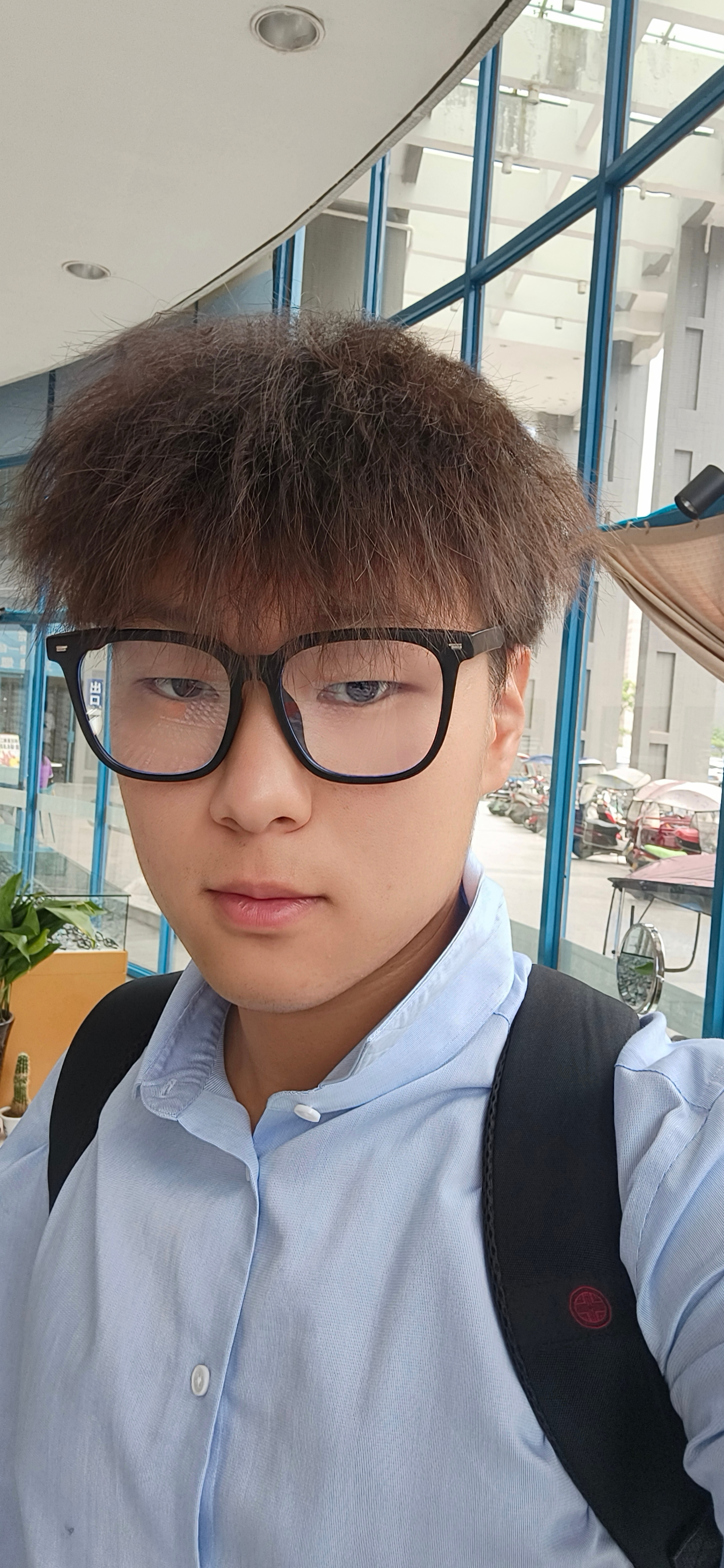 史教员 照片