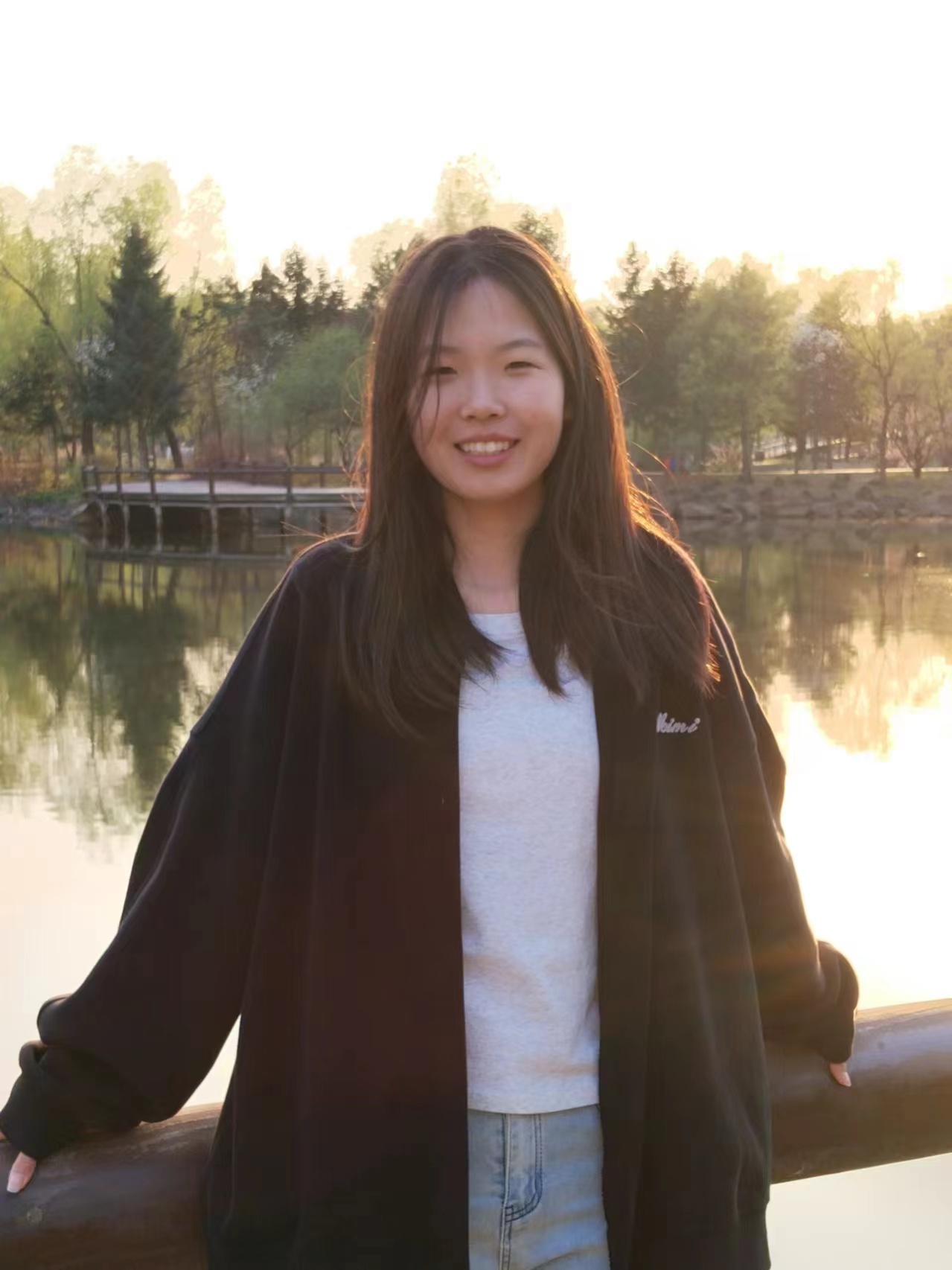 李教员 照片