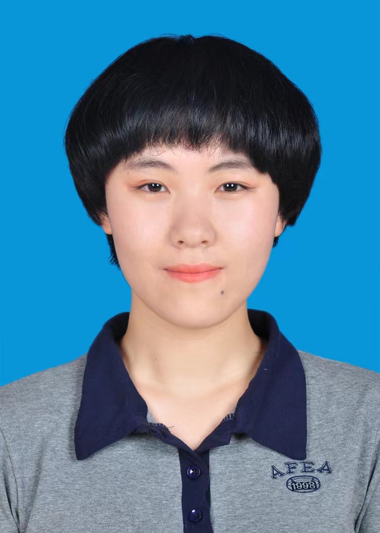 邱教员 照片
