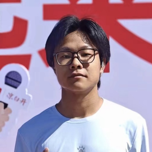 卢教员 照片