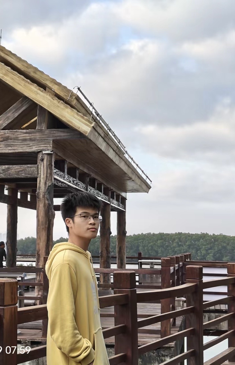崔教员 照片