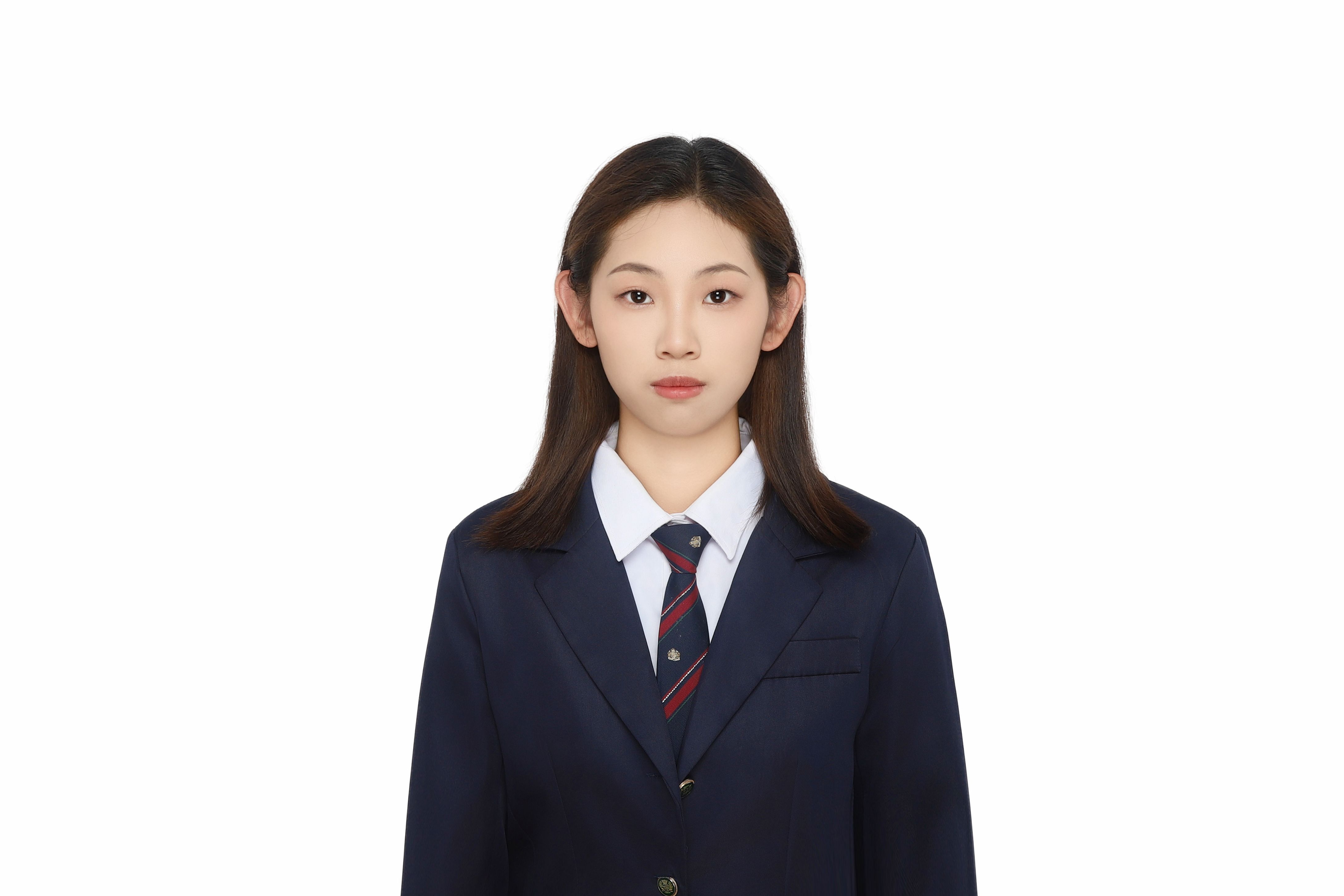 吕教员 照片