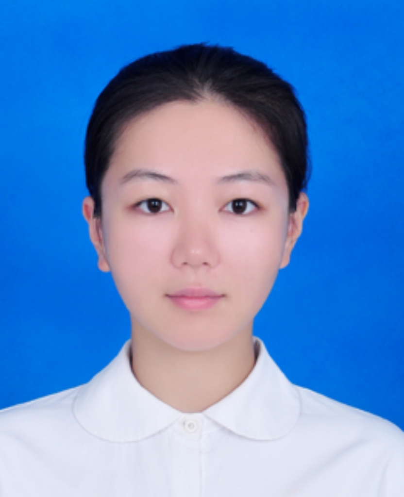 何教员 照片