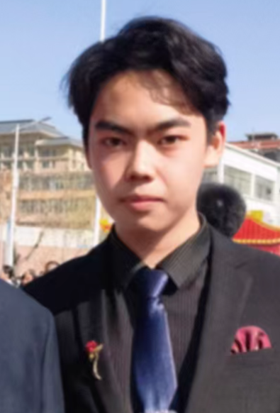 张教员 照片