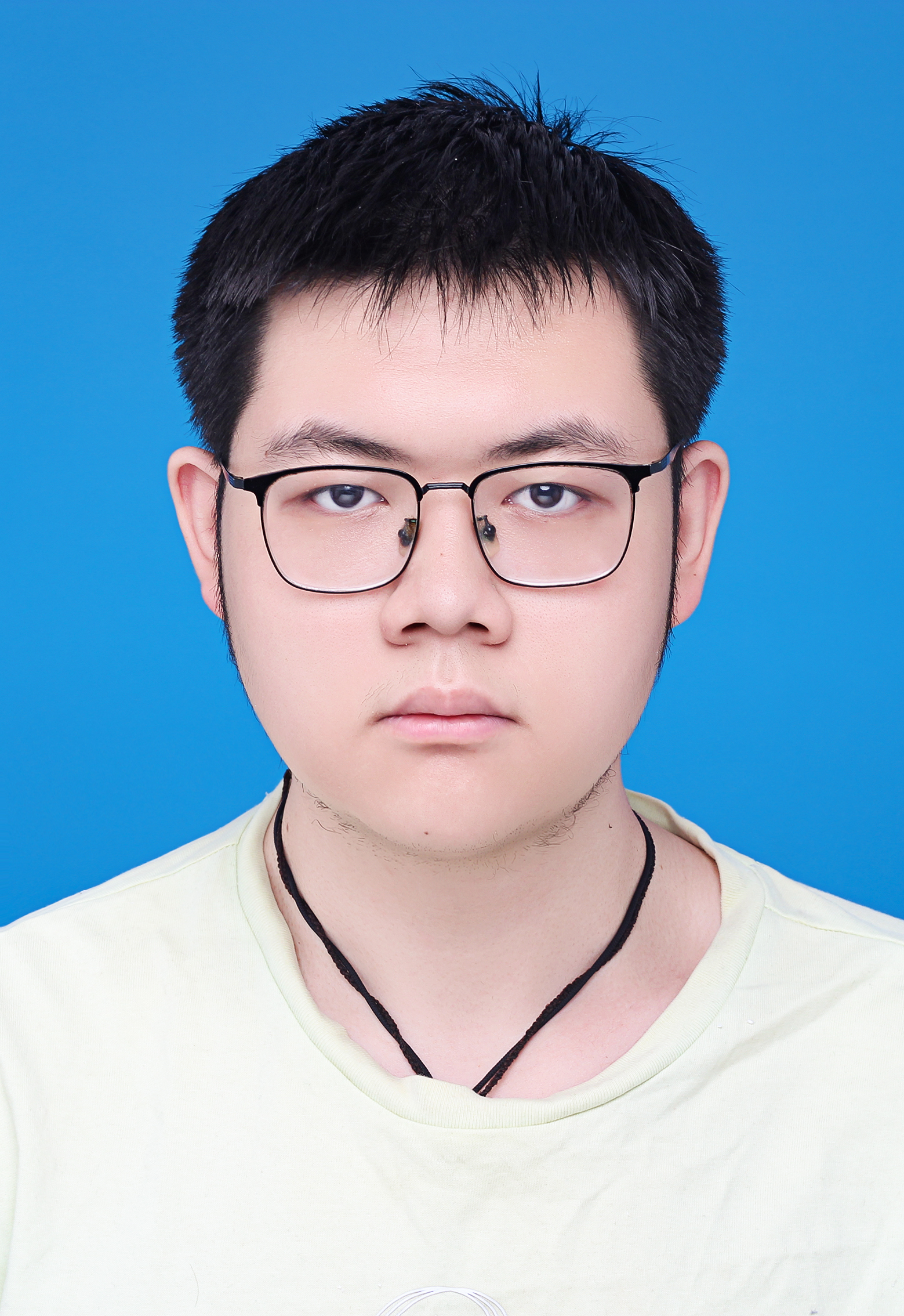 余教员 照片