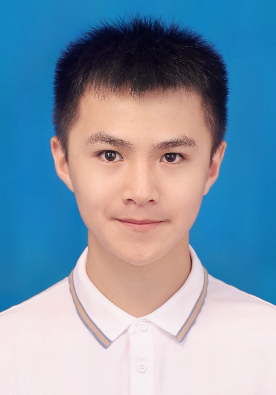 梁教员 照片