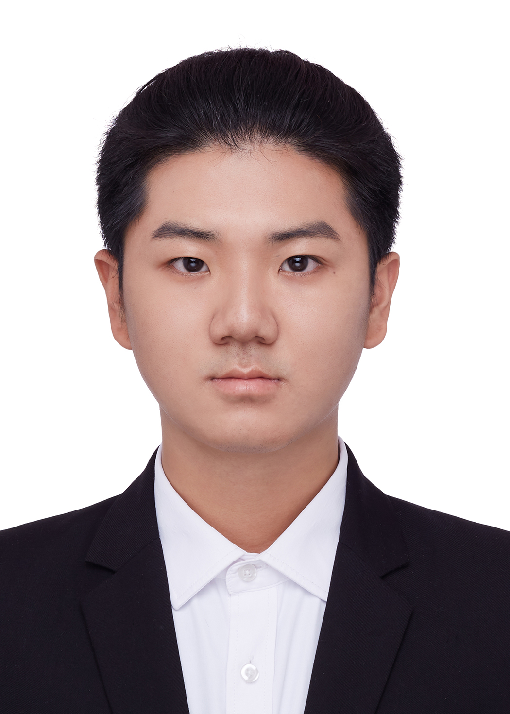 何教员 照片