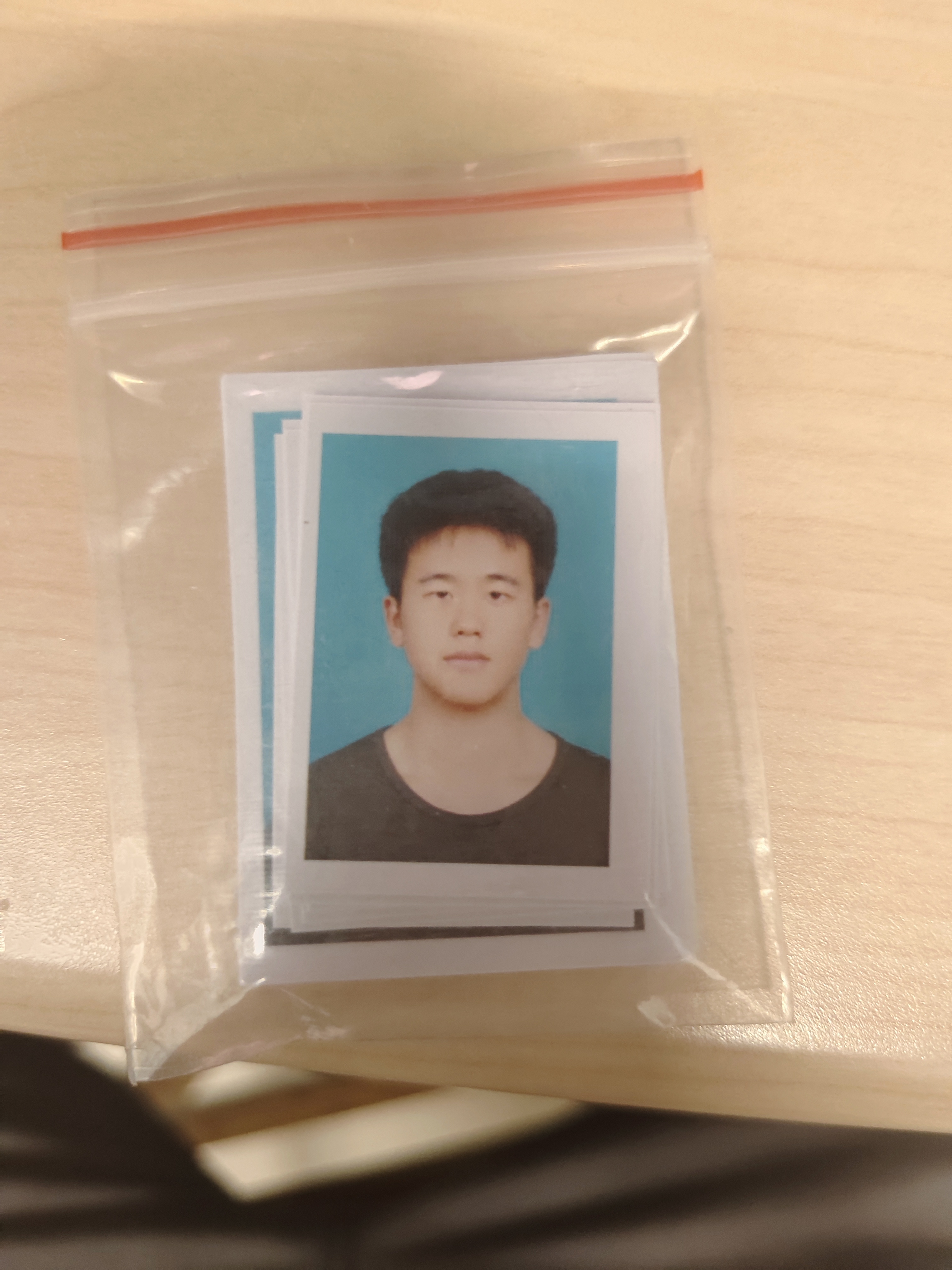 余教员 照片