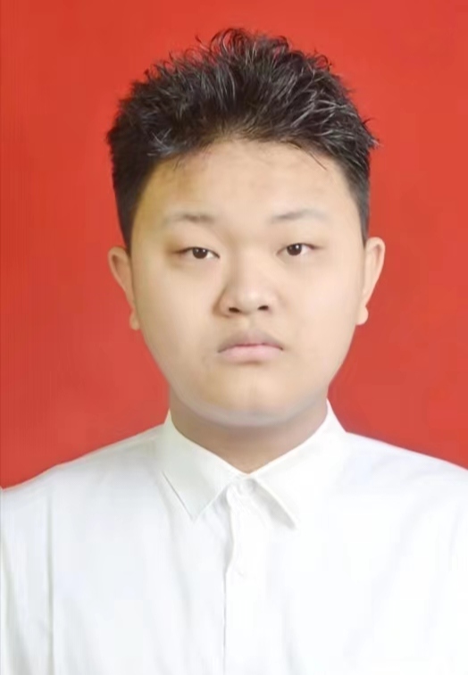 李教员 照片