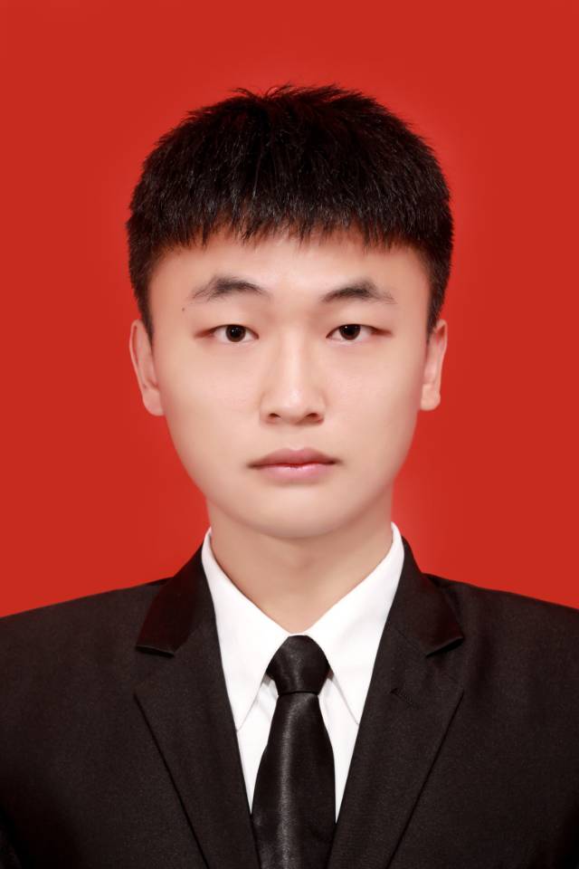 张教员 照片