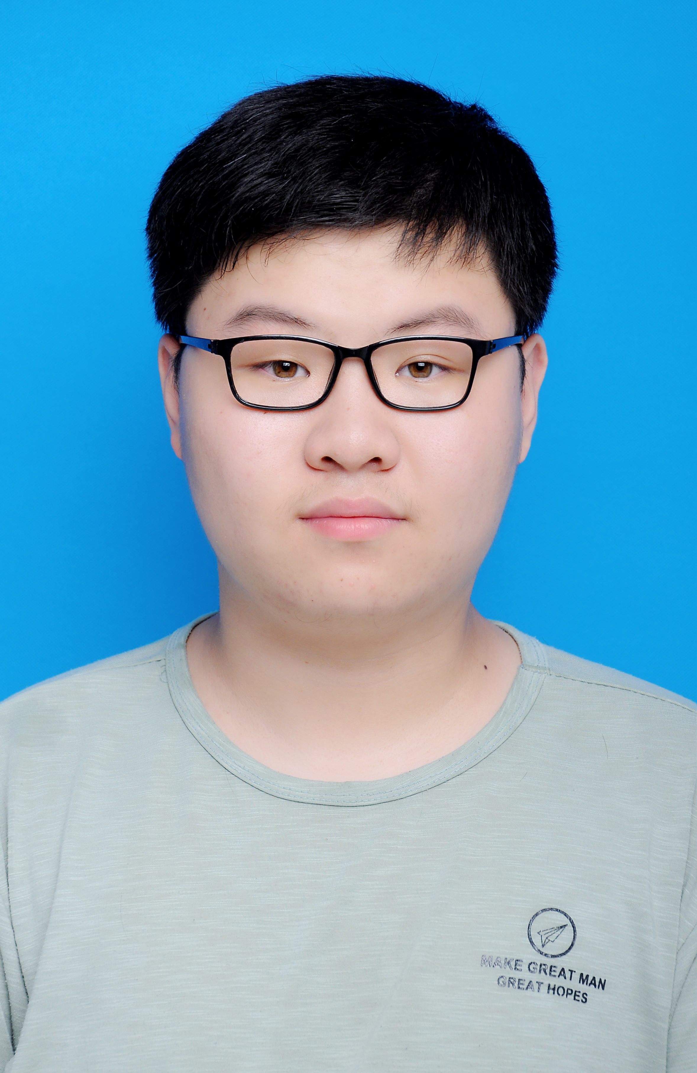 周教员 照片