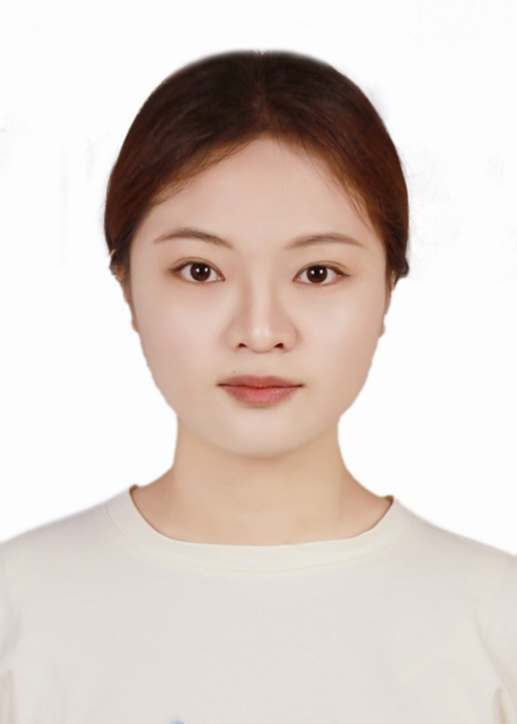 华教员 照片