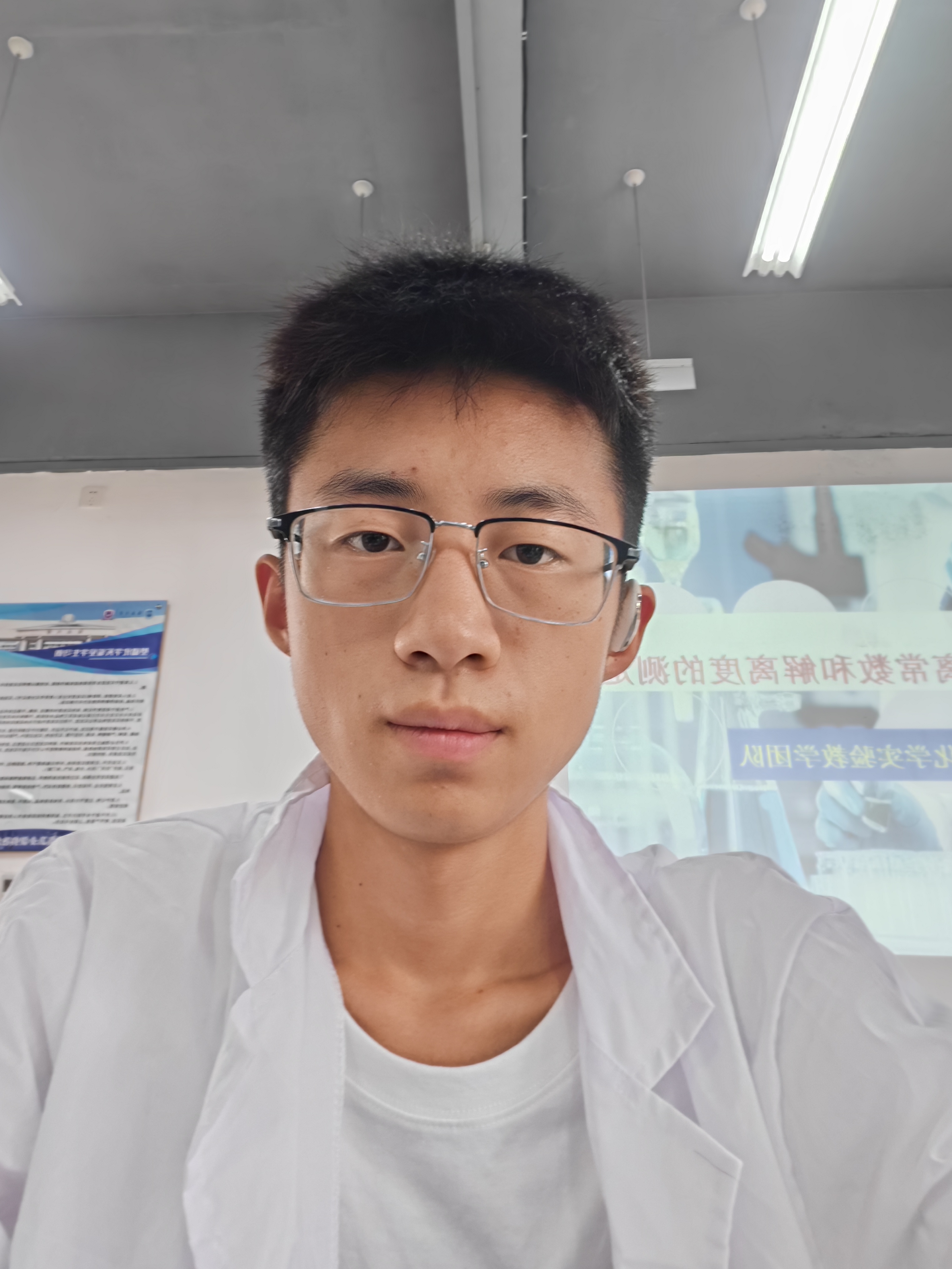 王教员 照片
