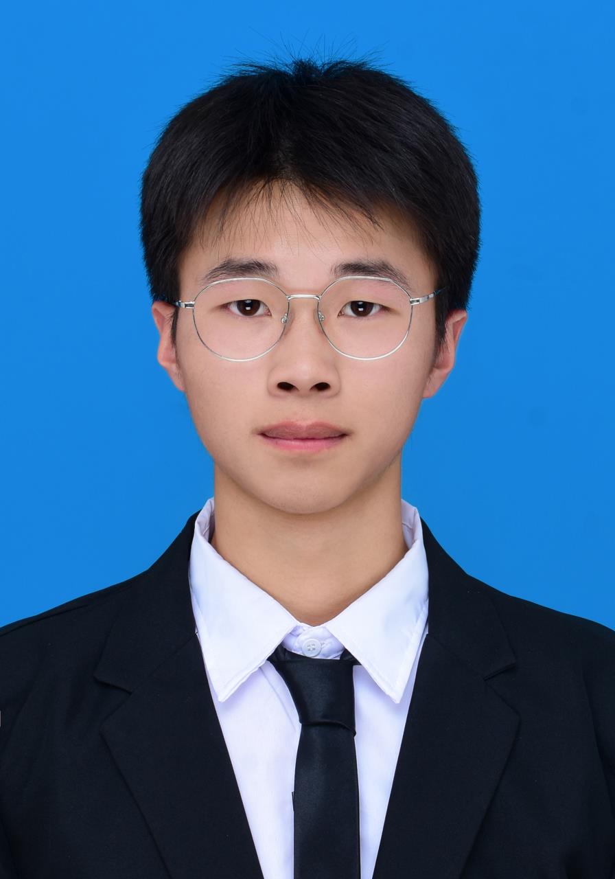 李教员 照片