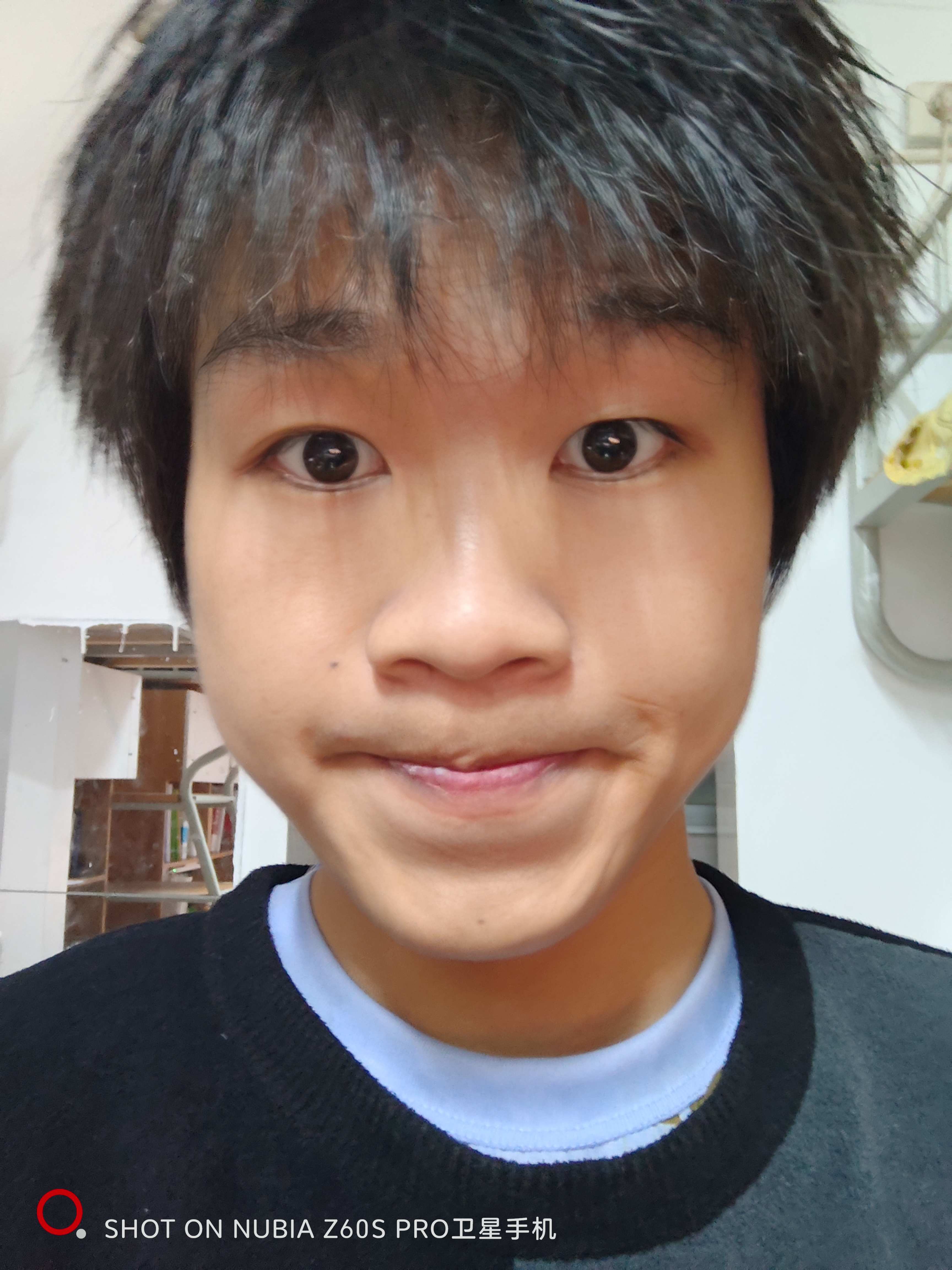 彭教员 照片