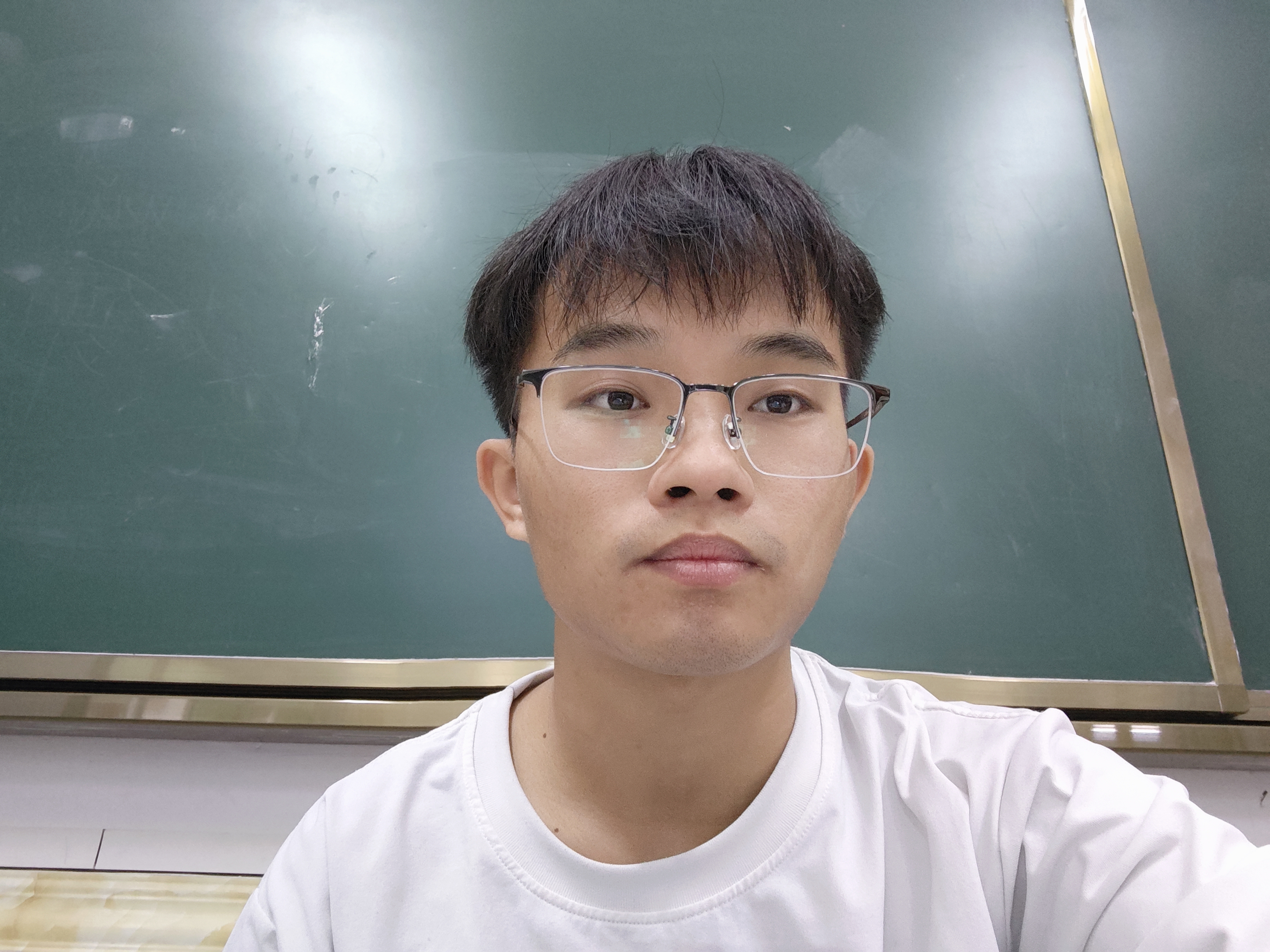 古教员 照片