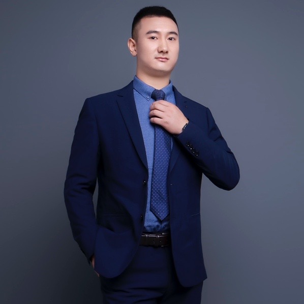 方教员 照片
