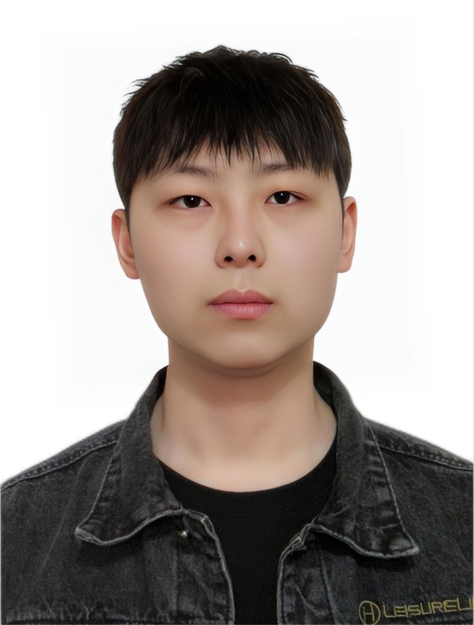 段教员 照片