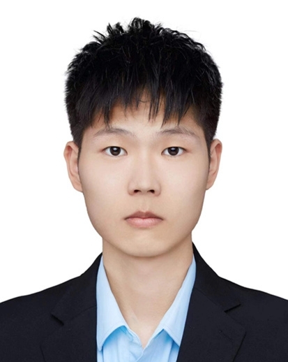 李教员 照片