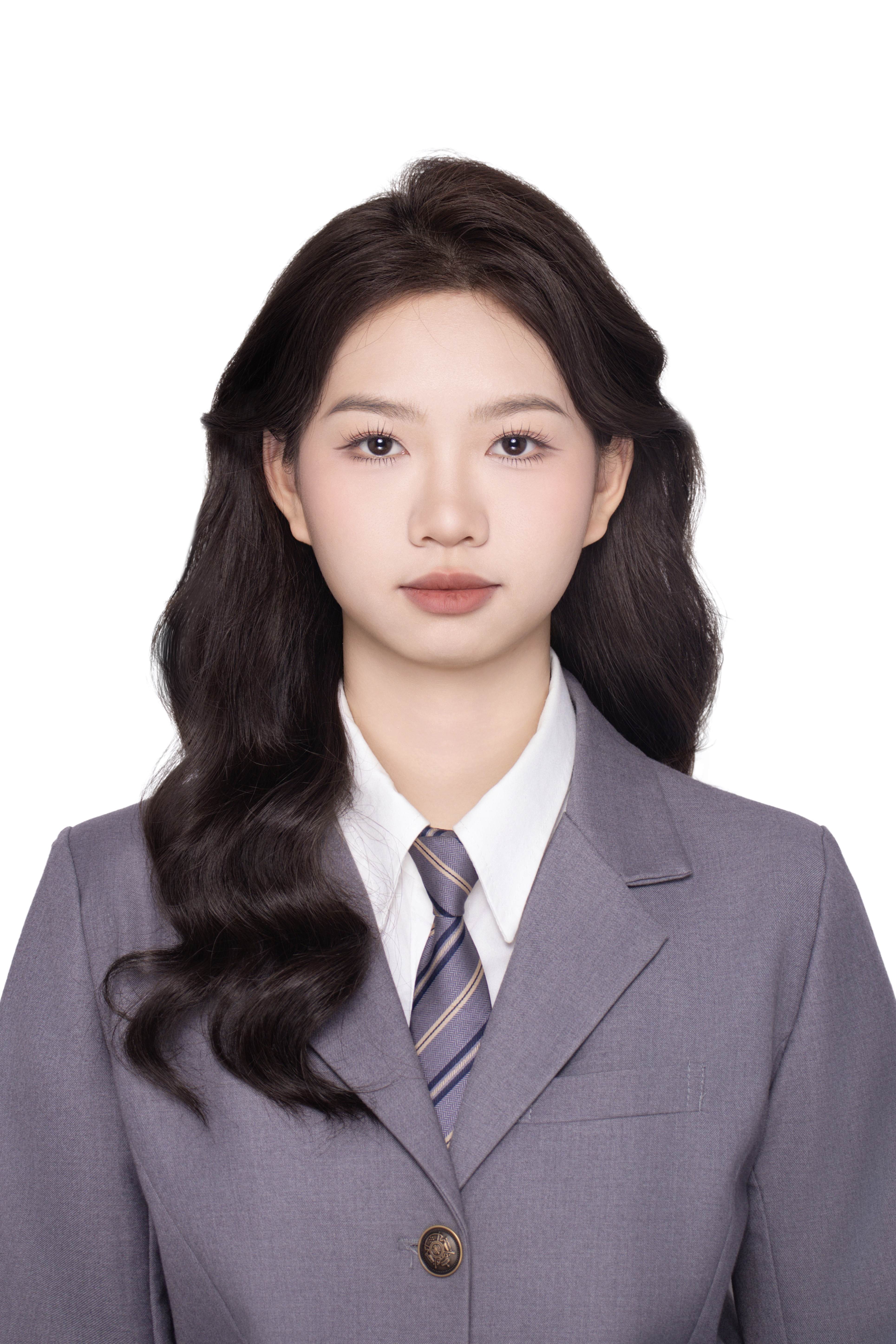 梁教员 照片