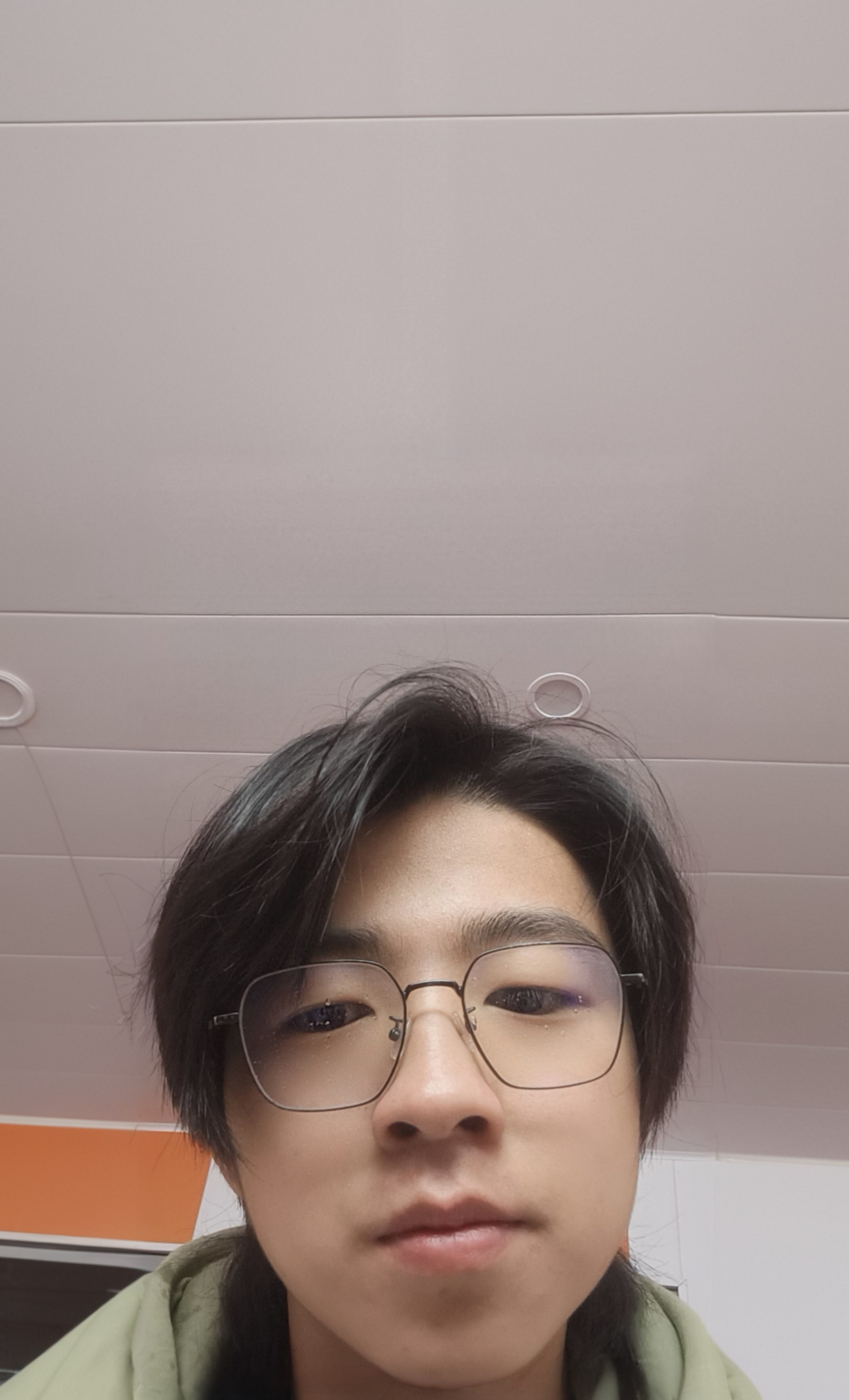 隆教员 照片