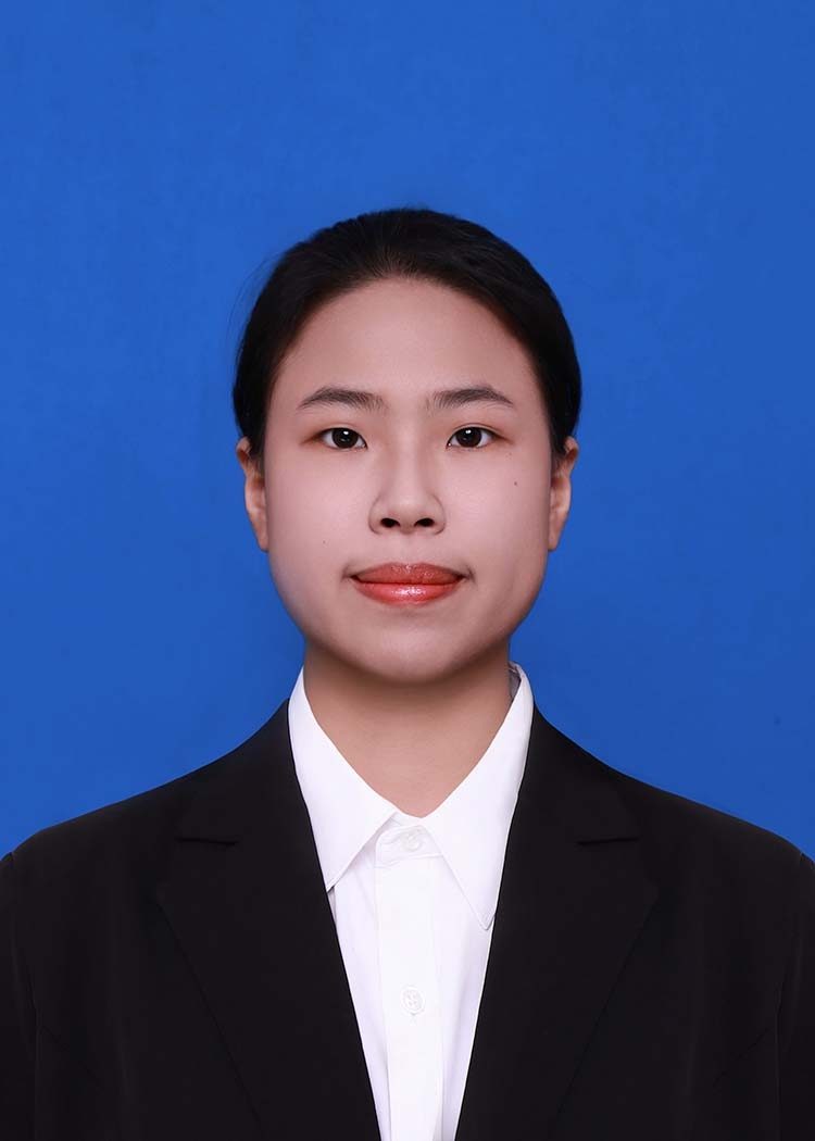 李教员 照片