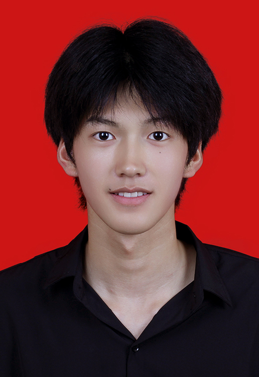 李教员 照片