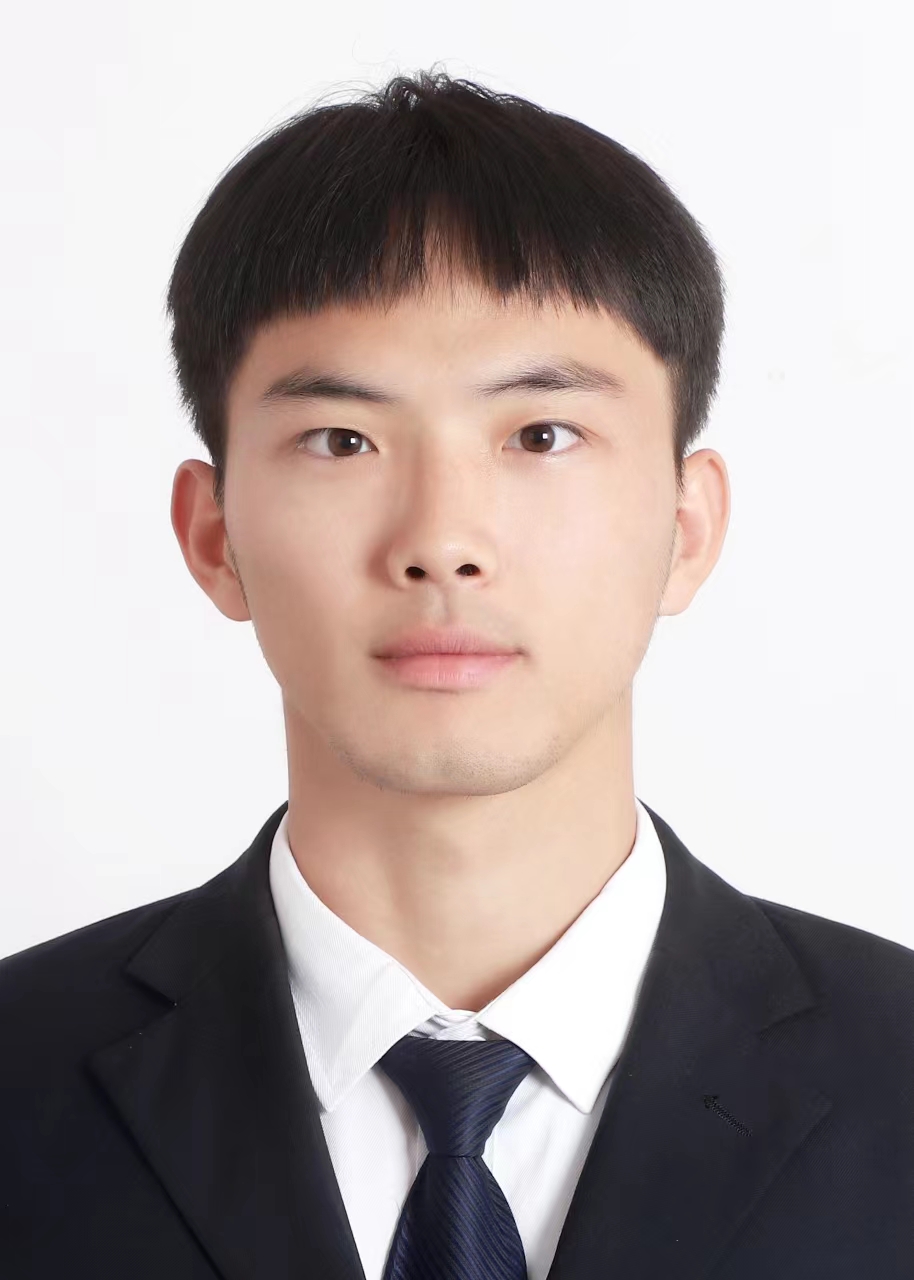 李教员 照片