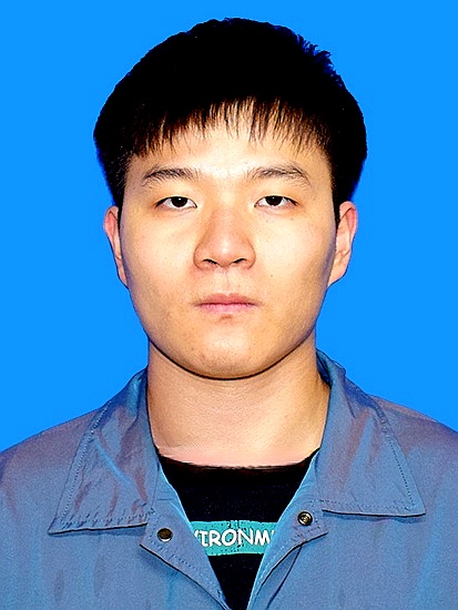 李教员 照片