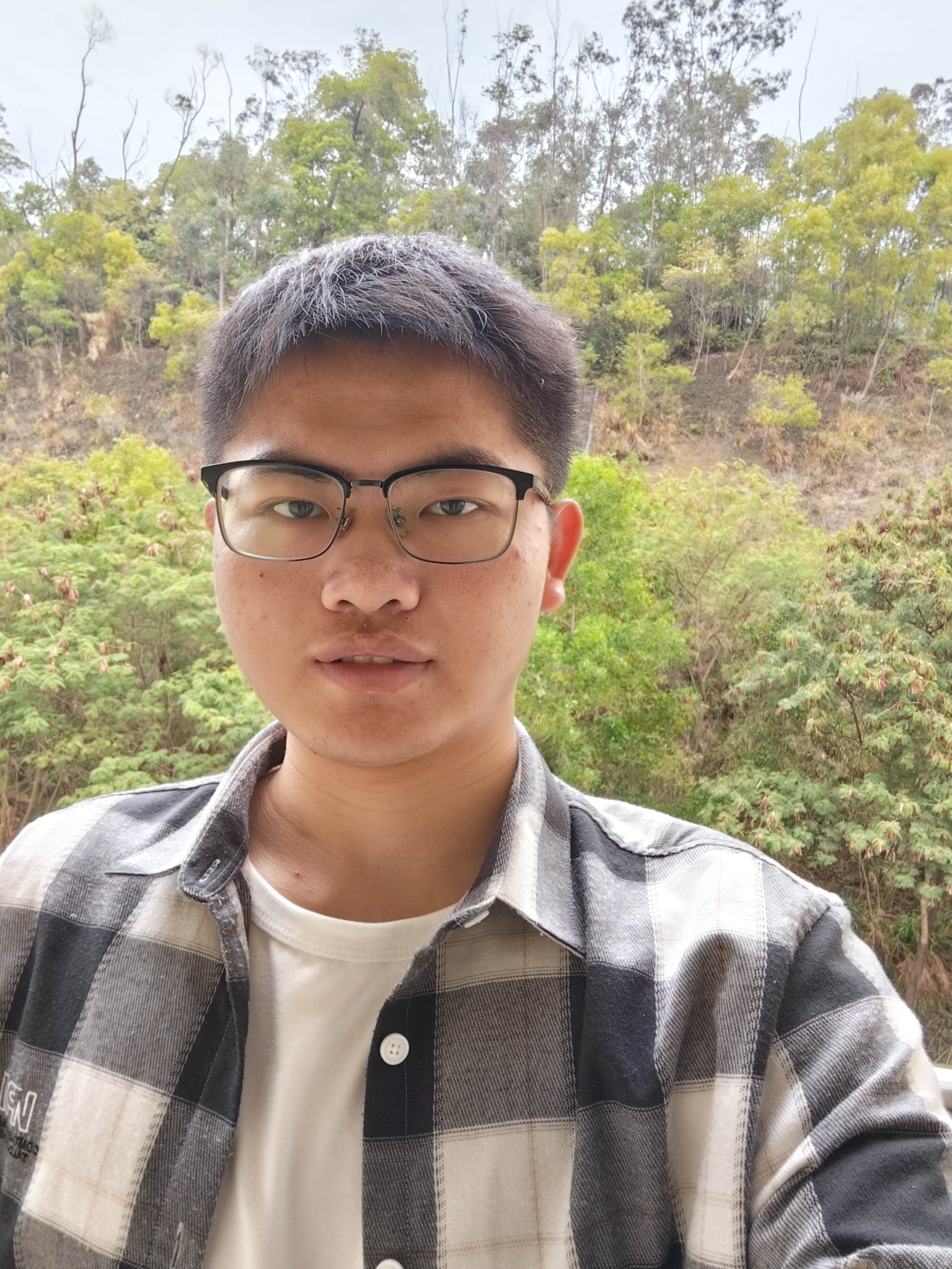 章教员 照片