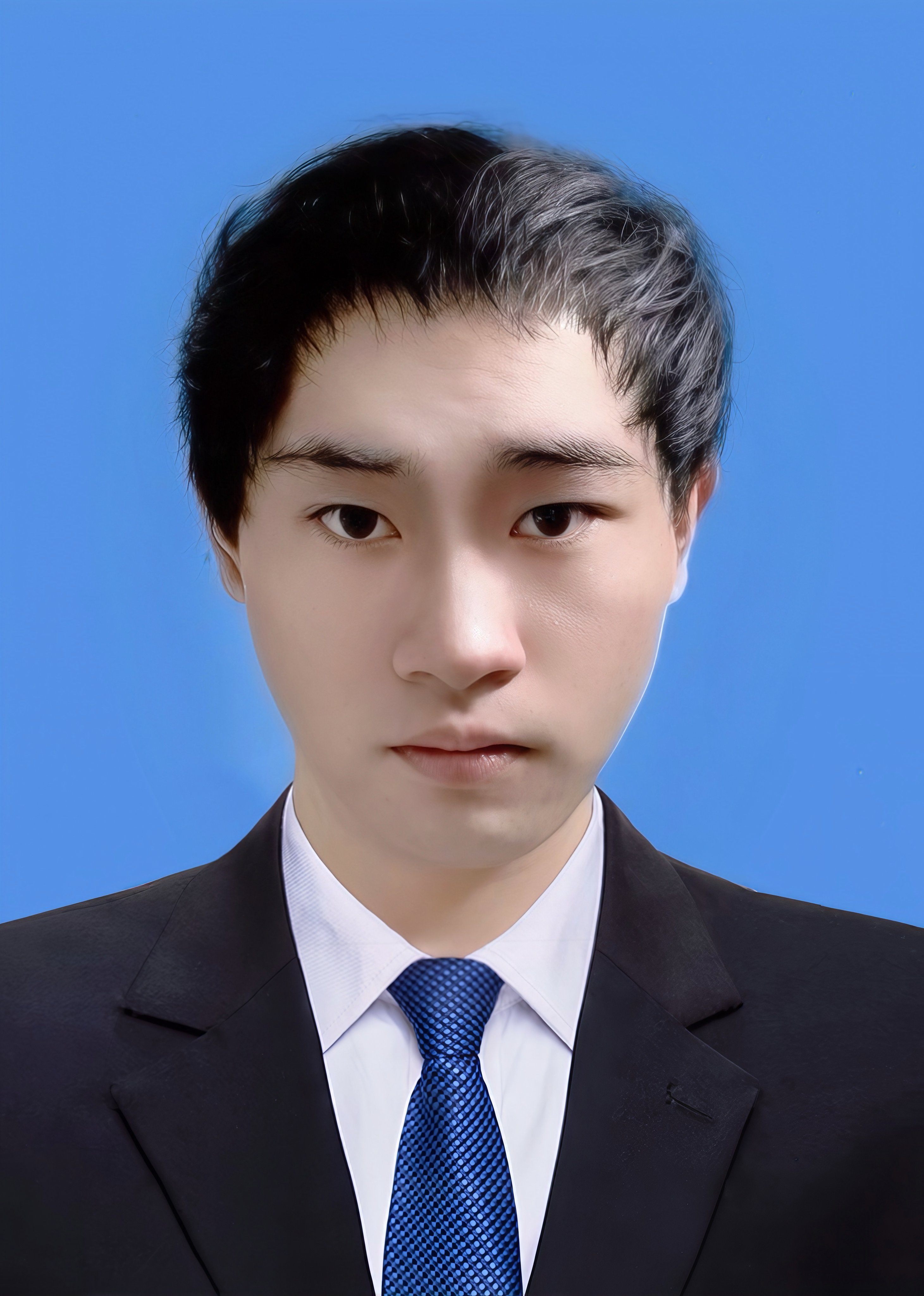 欧教员 照片