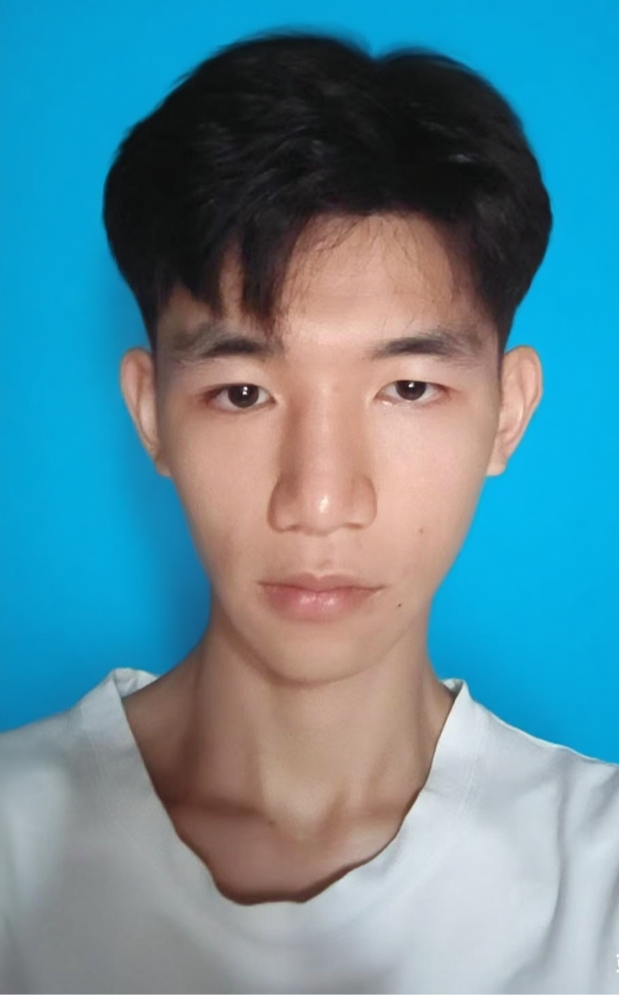 黄教员 照片