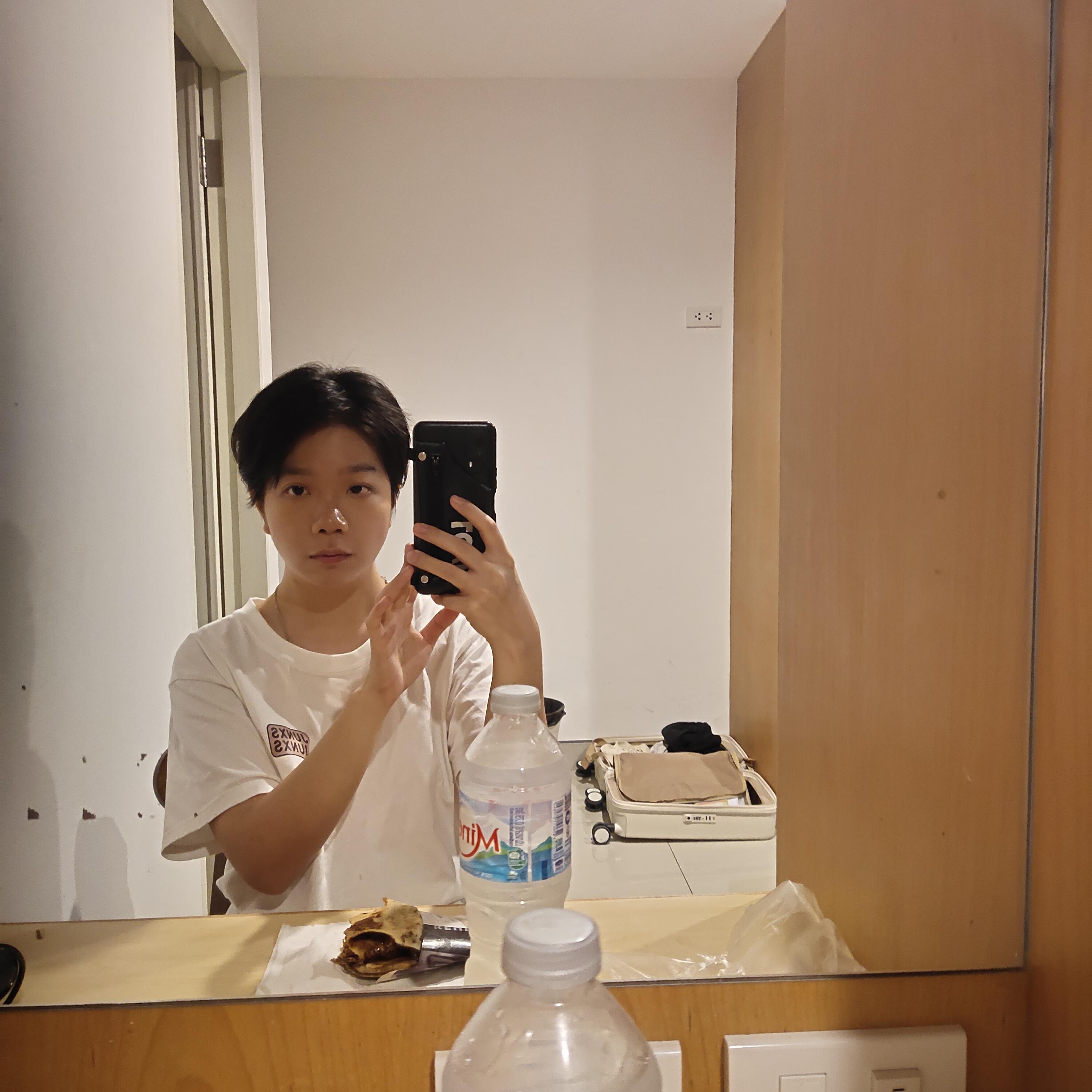 廖教员 照片