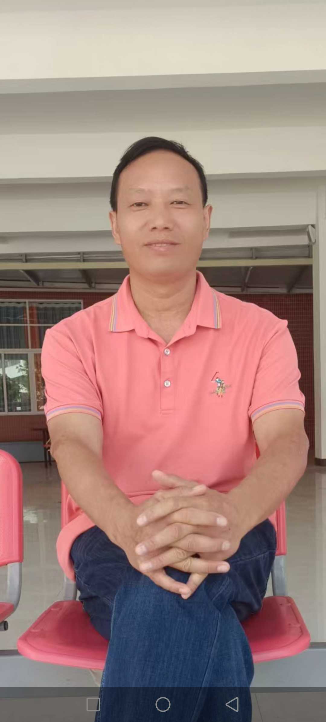 周教员 照片