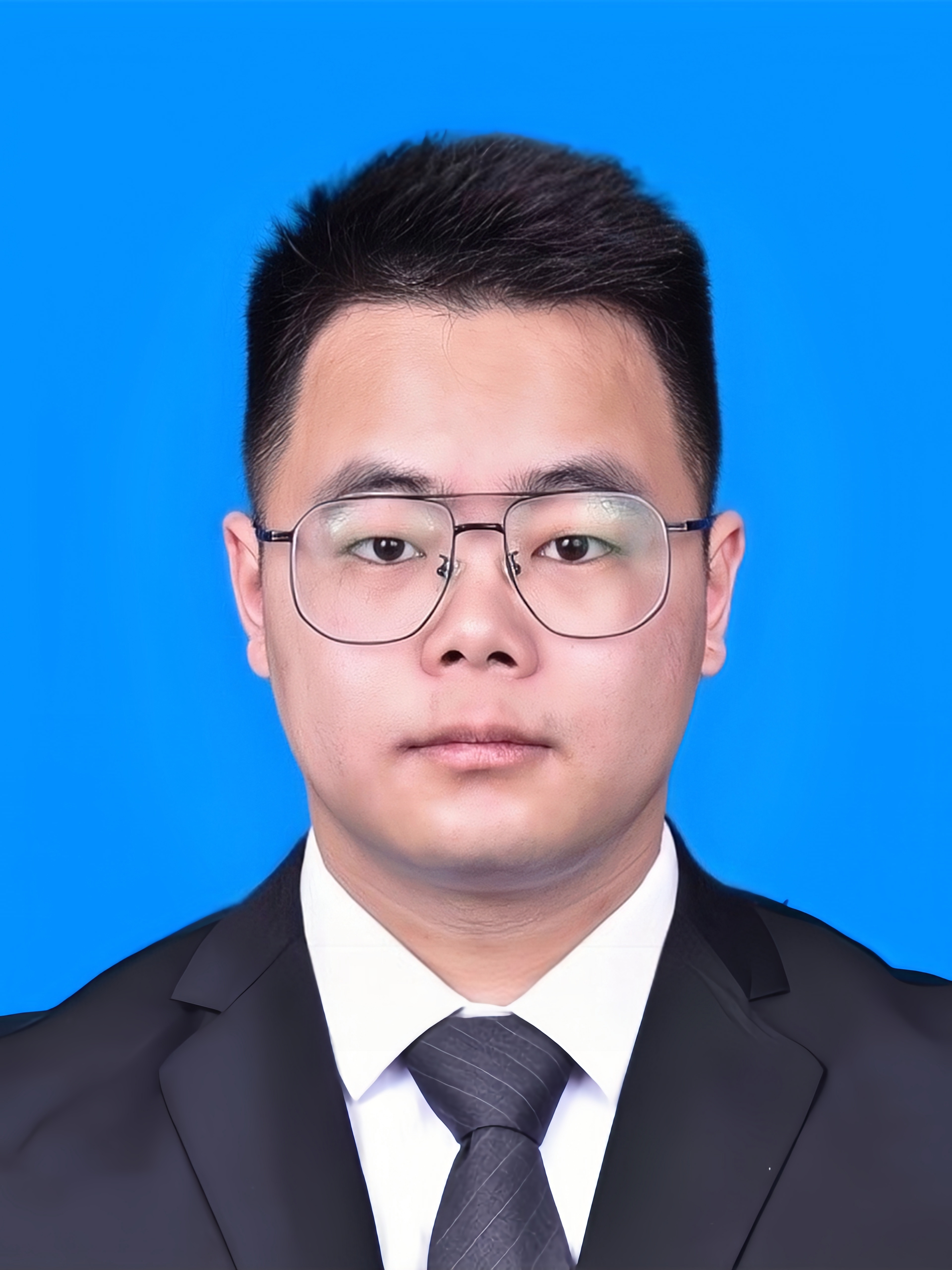 张教员 照片