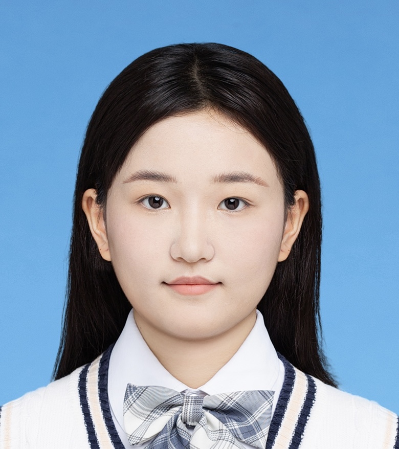李教员 照片