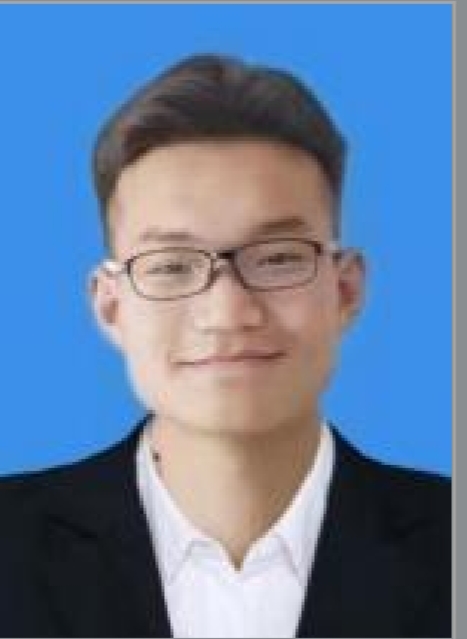 李教员 照片