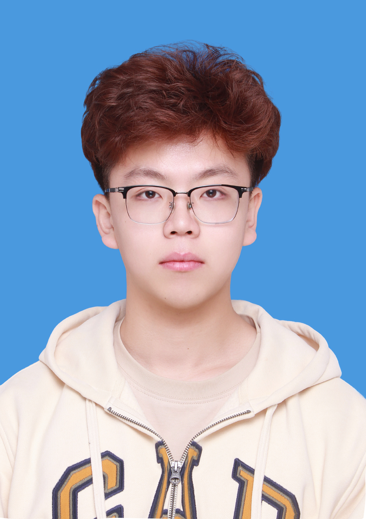 卫教员 照片