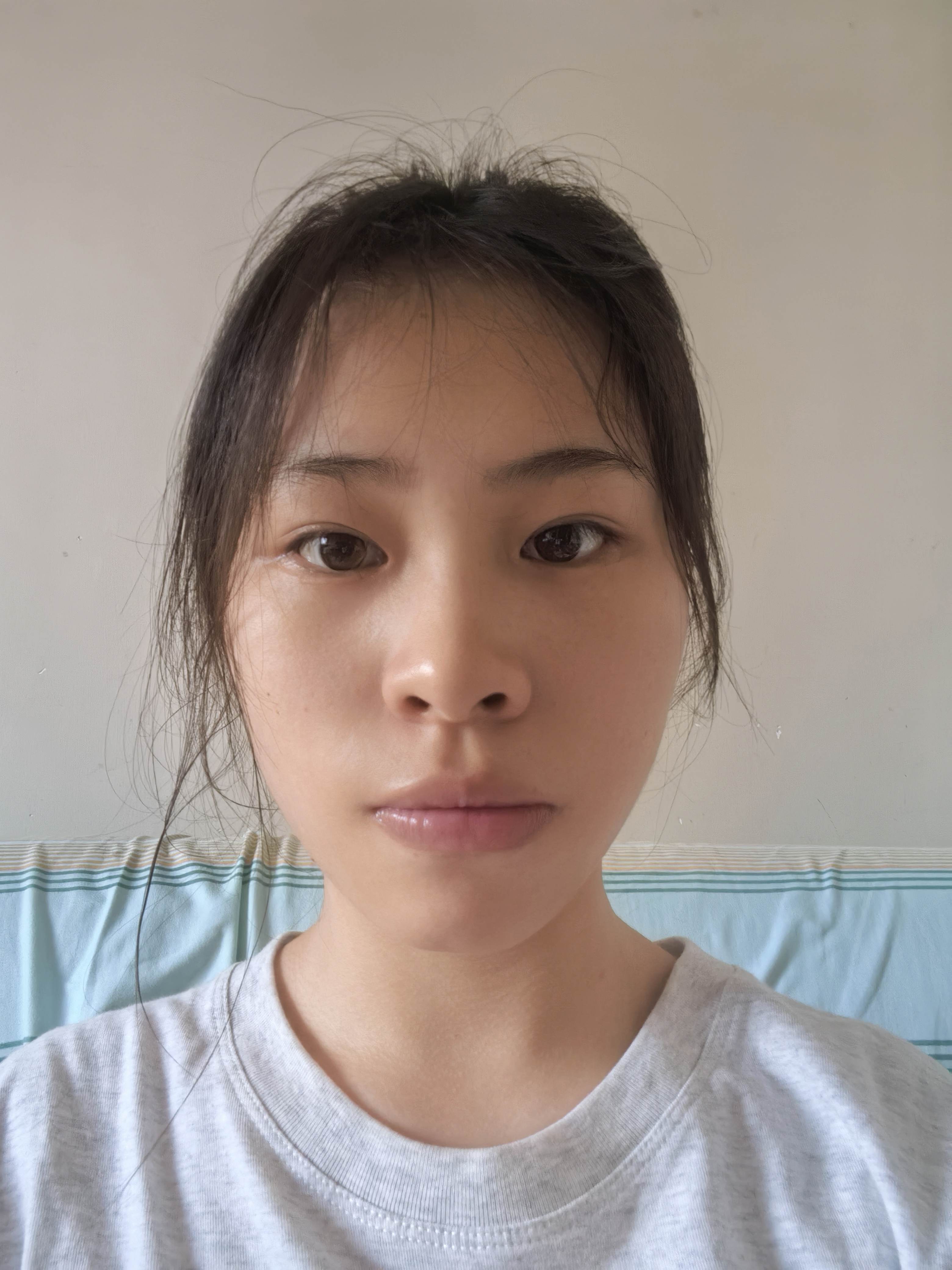 刘教员 照片