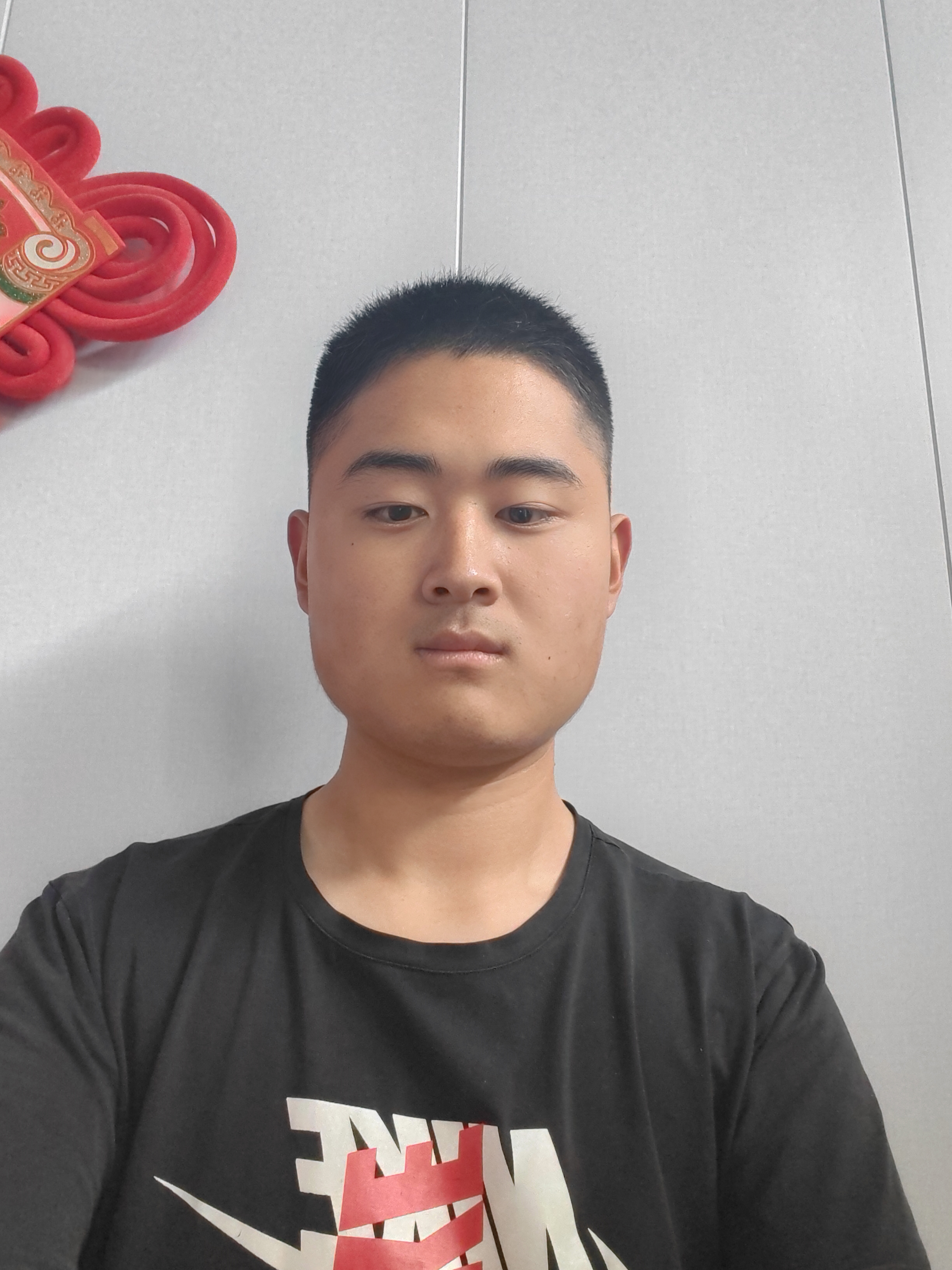 尹教员 照片