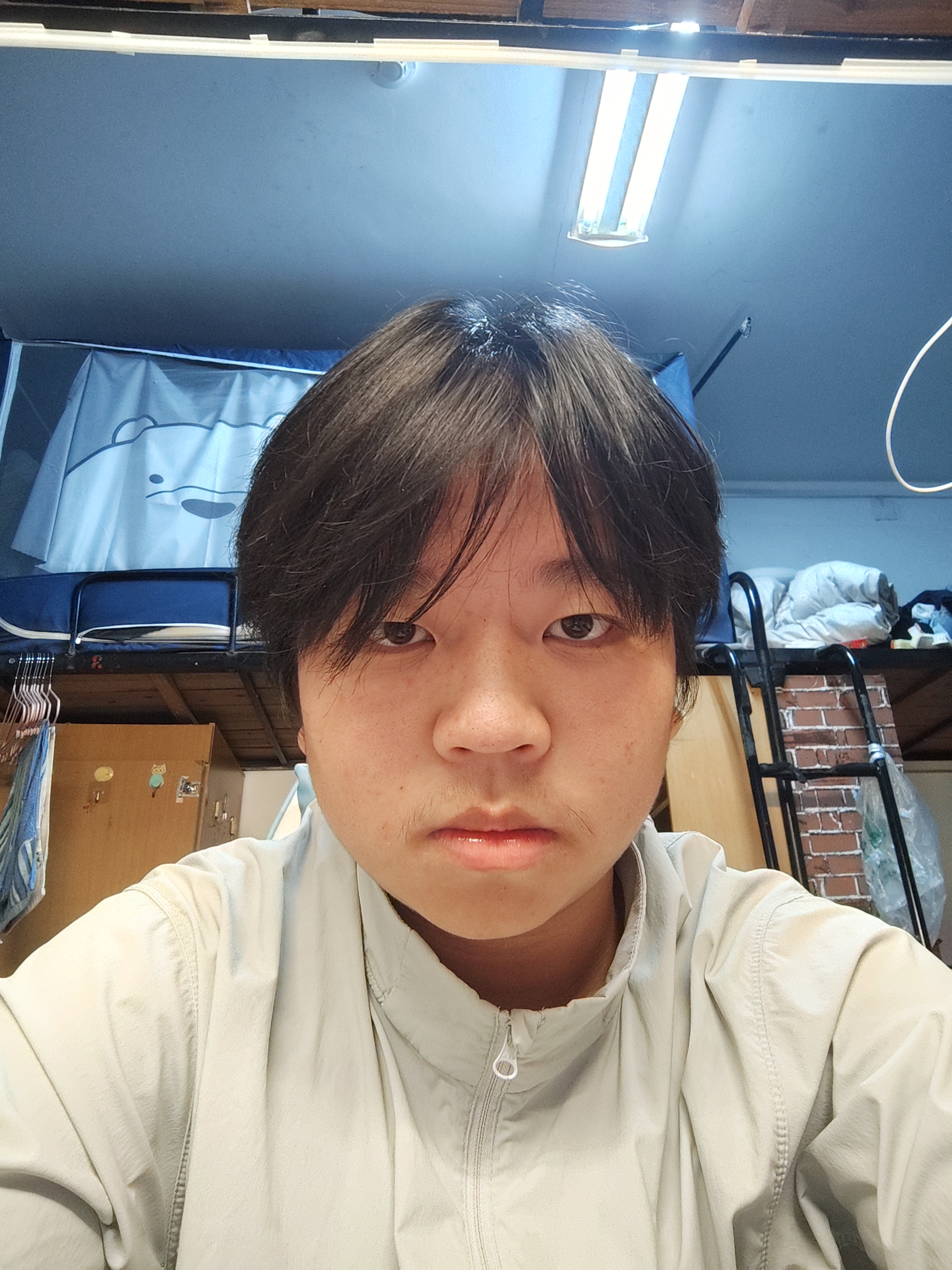 方教员 照片