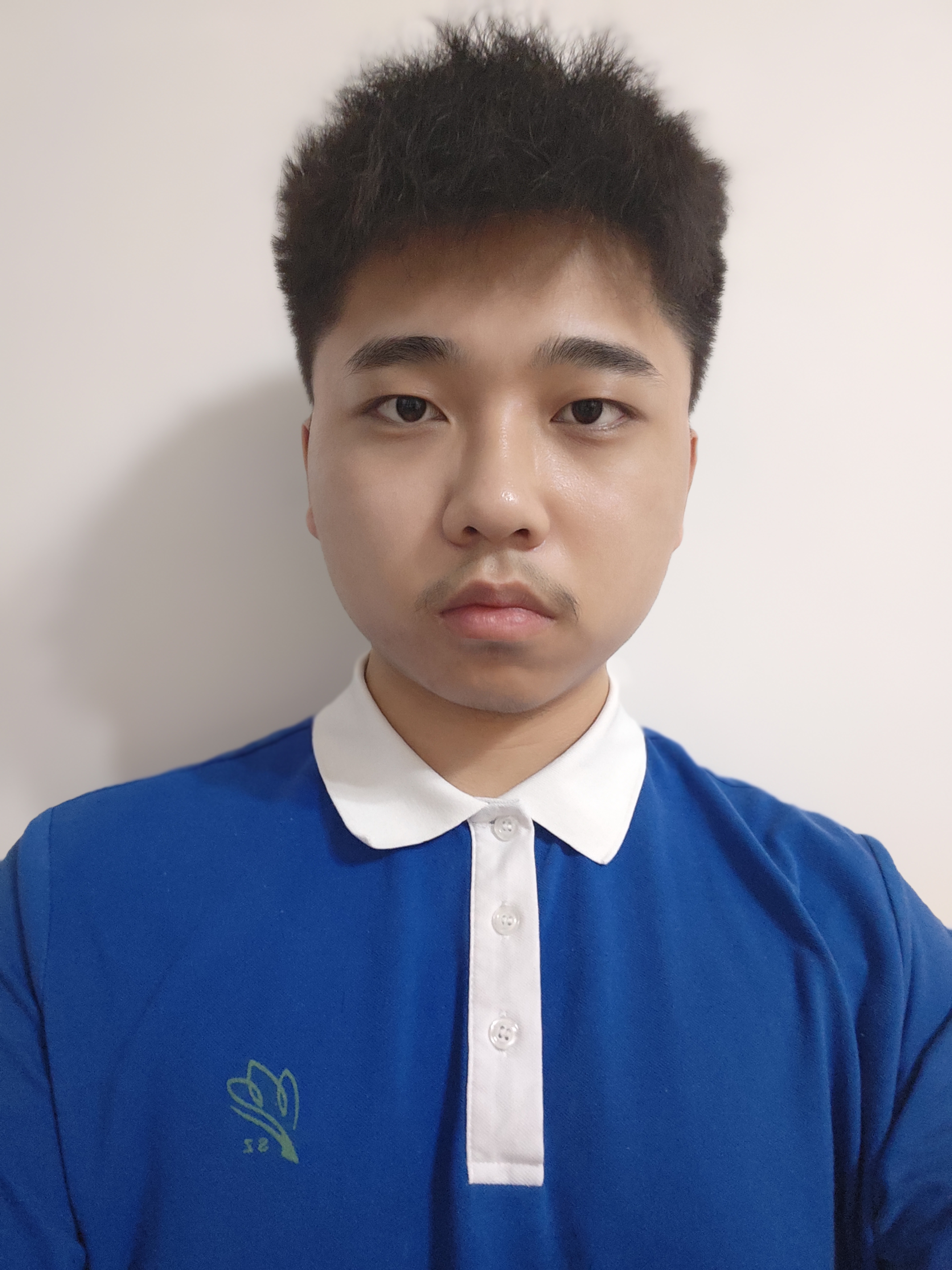 邹教员 照片