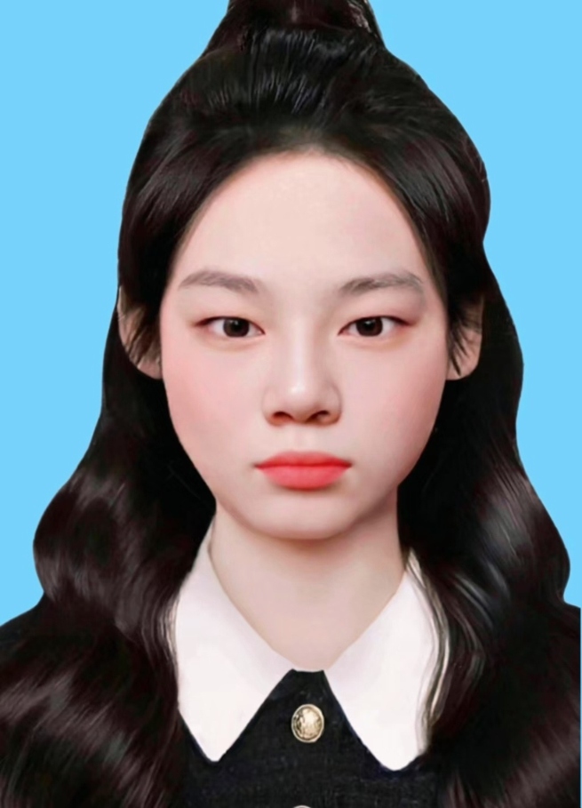 严教员 照片