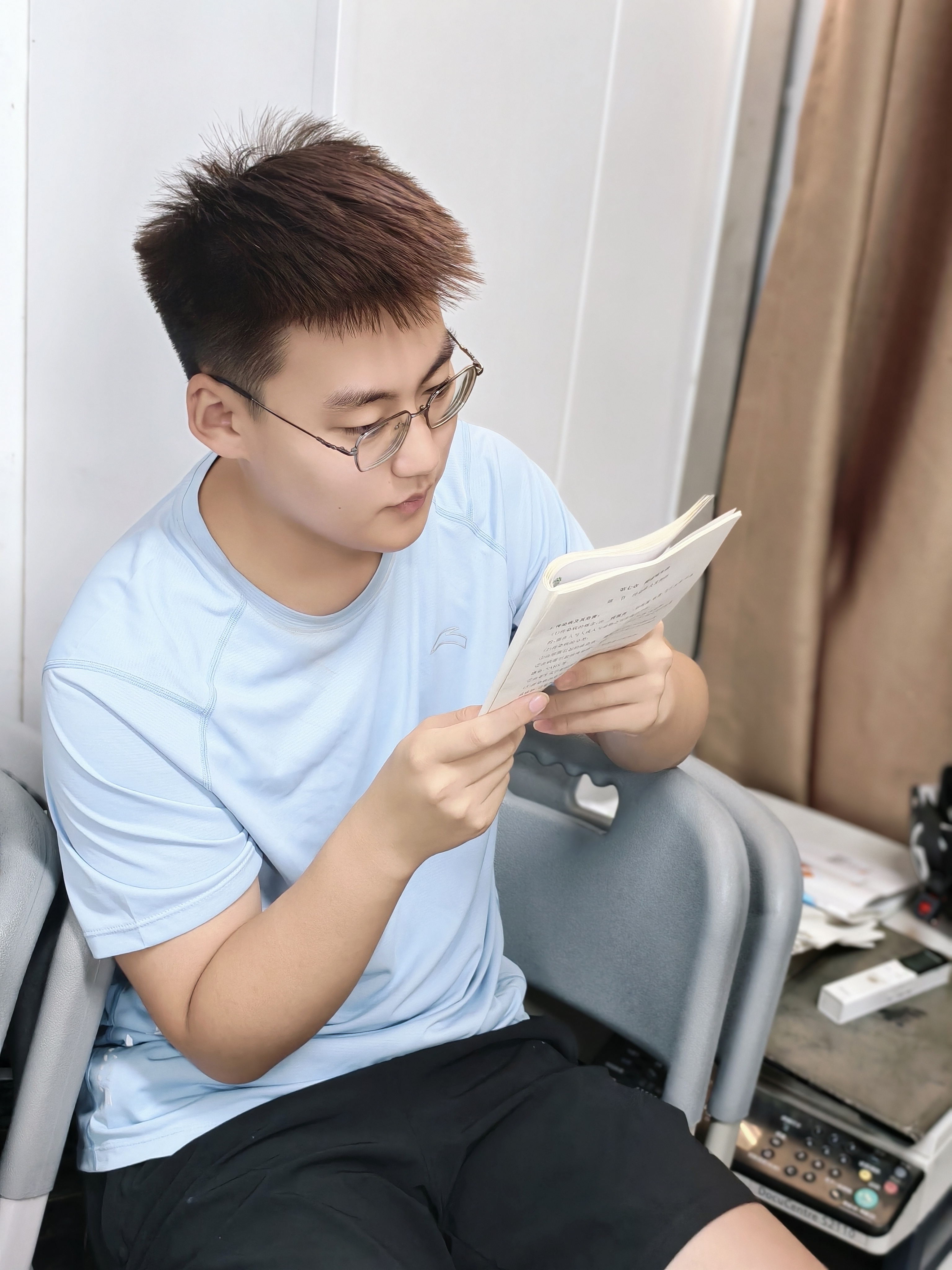 彭教员 照片