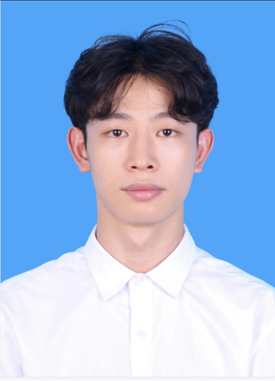 孔教员 照片