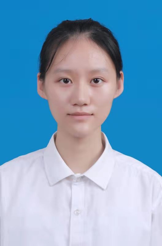 李教员 照片