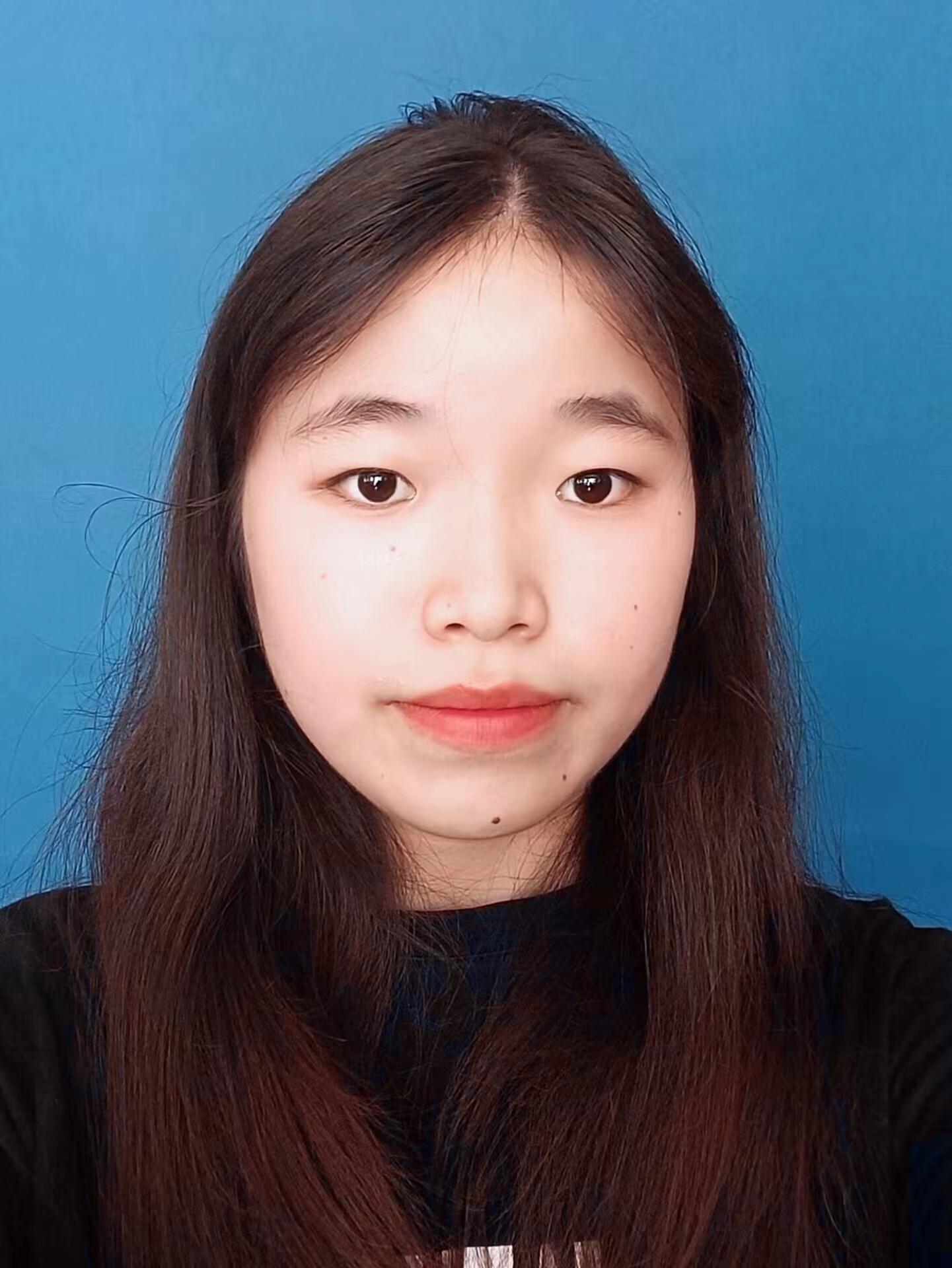 谌教员 照片