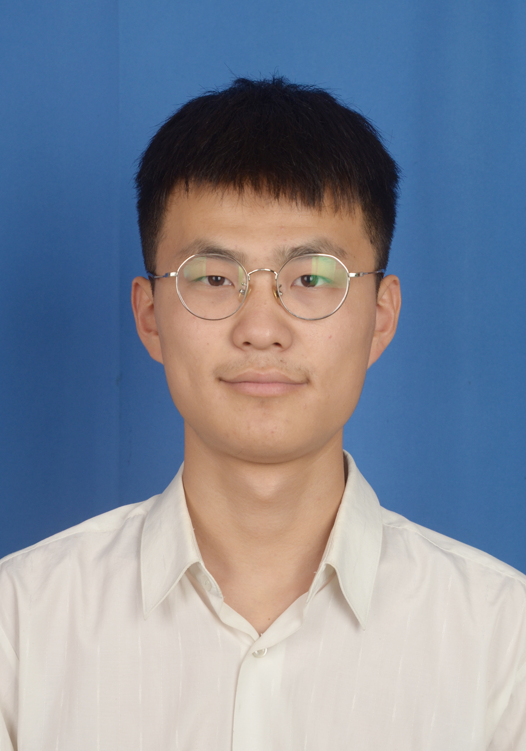 梁教员 照片