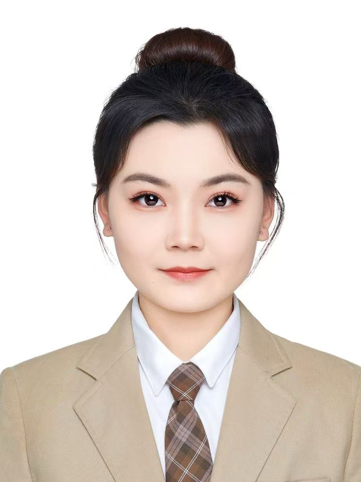 闫教员 照片